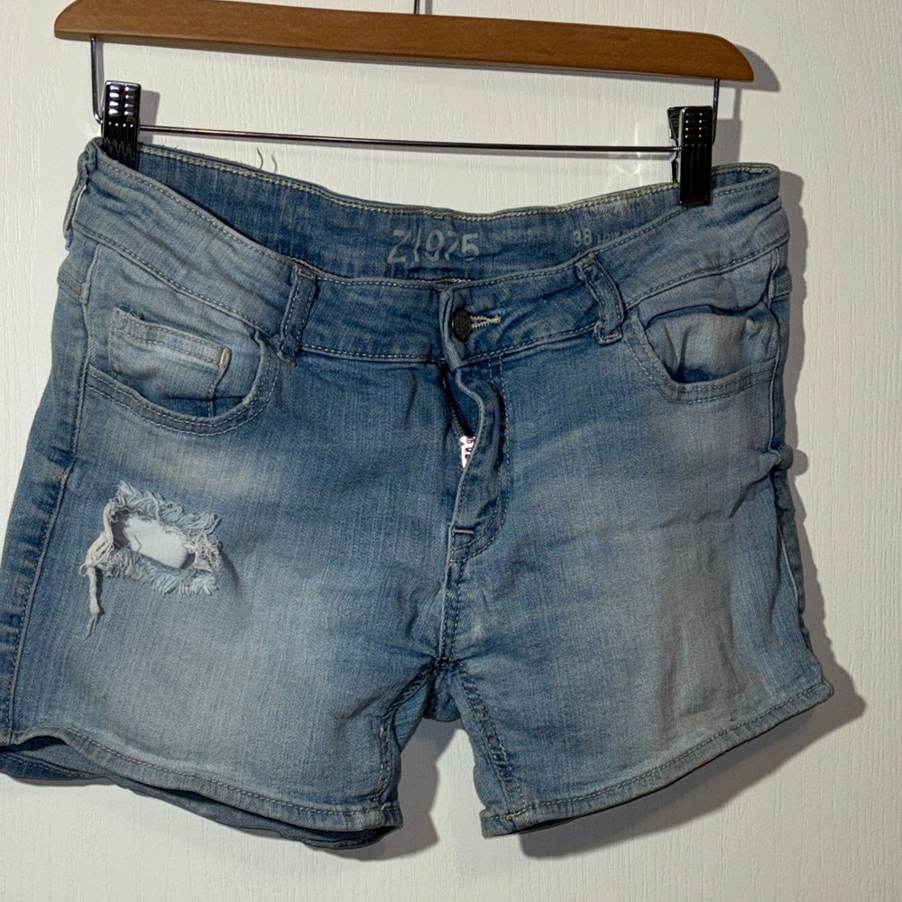 Zara low rise distressed denim Jean Shorts